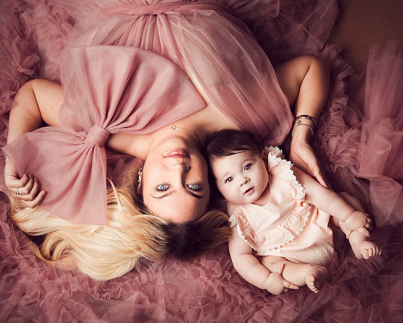 mother and child photoshoot studio27